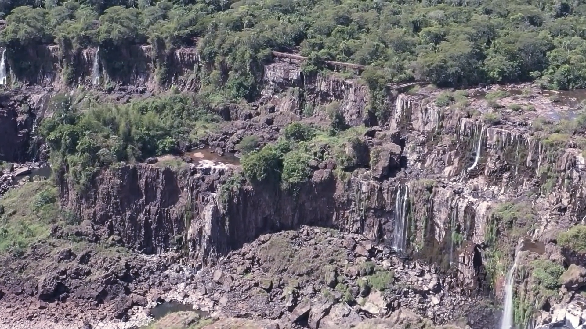 Vysychající vodopád Iguaçu (Argentina)