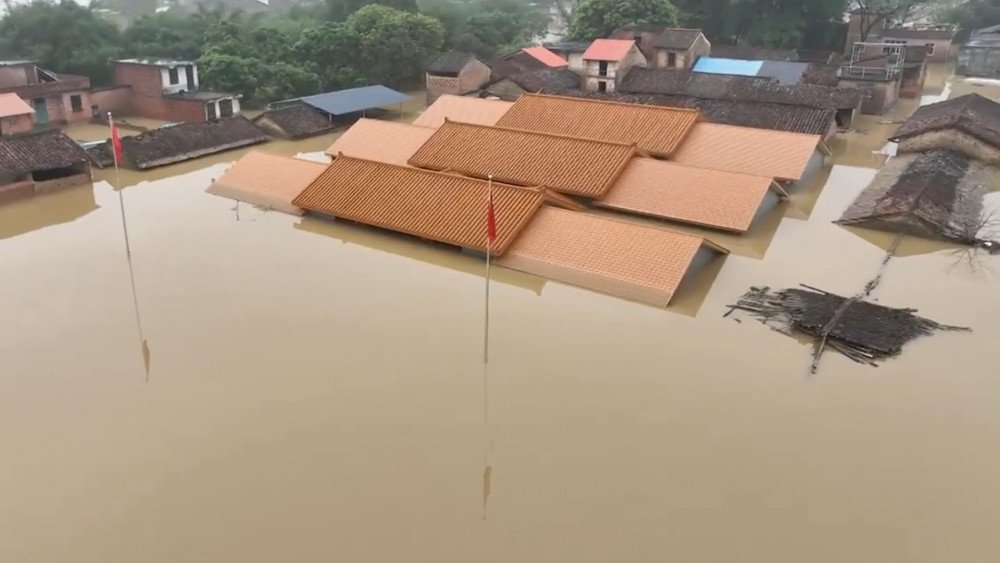 наводнение Гуандун, сезон дождей Китай, наводнение в Китае