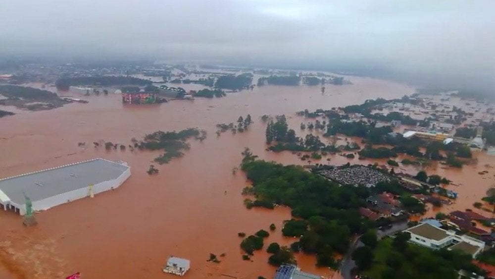 plūdi Brazīlija, Brazīlija applūdusi, anomāli lieti Brazīlijā