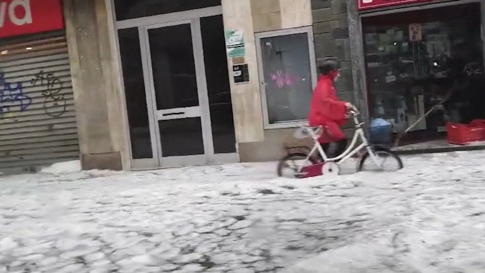 Hail in Italy, hail in Turin, flood in Italy