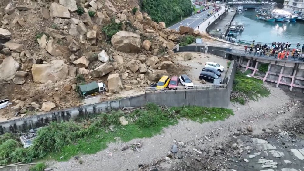 Landslide in Taiwan, landslide in Keelung, rockfall in Taiwan