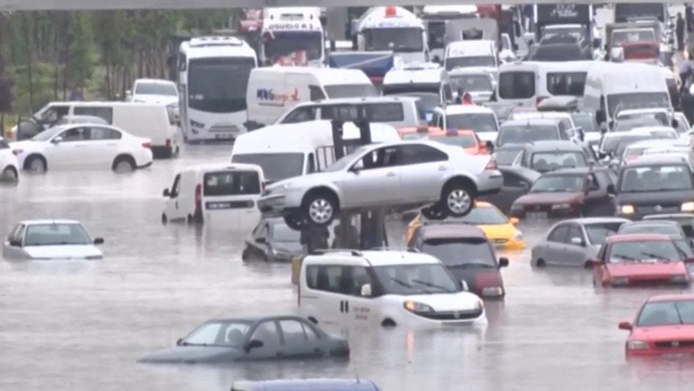 Inundaciones en Turquía, aguaceros en Ankara, tormenta en Turquía