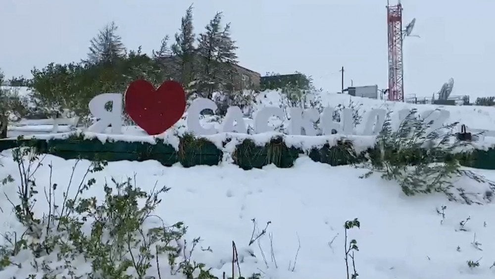 snijeg u Jakutiji, ljetnji snijeg u Rusiji, snijeg ljeti u Jakutiji, zahlađenje u Sibiru