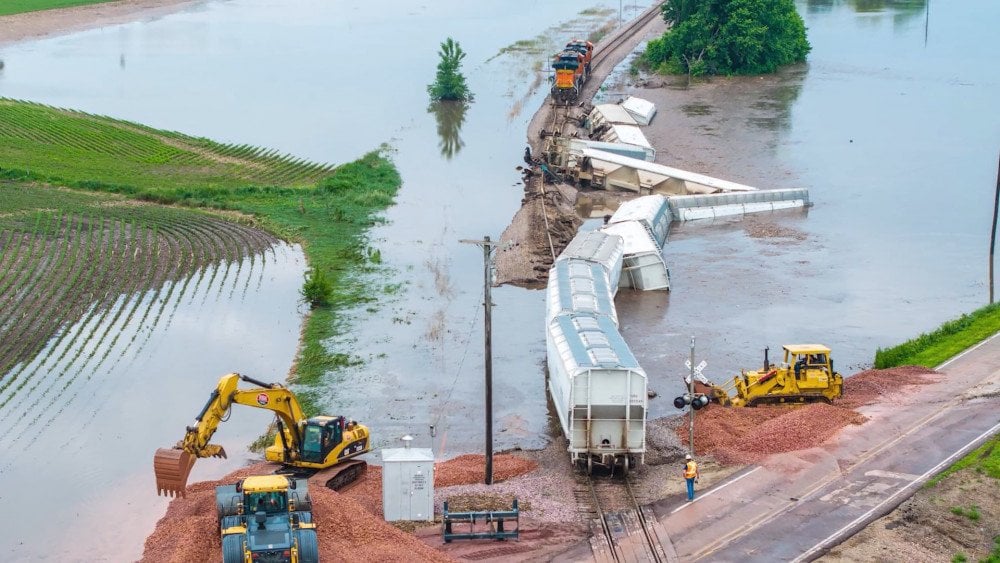 colisão de comboios no Iowa, colisão de comboios nos EUA, inundações no Iowa