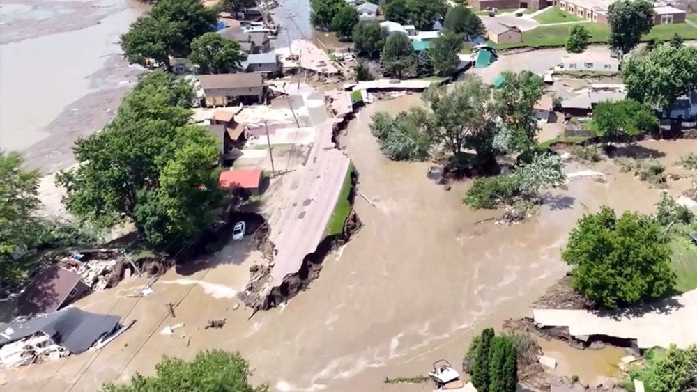 Ajovos potvyniai, JAV potvyniai, JAV užtvankų pralaužimas