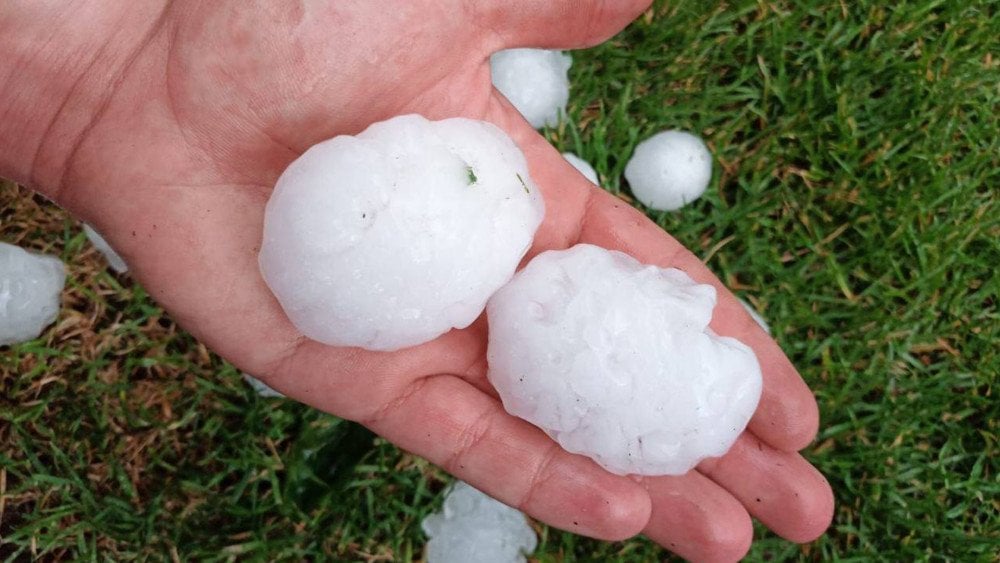 granizo en la República Checa, granizo grande en Europa, tormenta en Europa, cuevas de Punkva, huracán en Brno