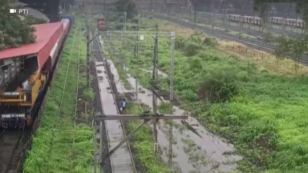 Inundaciones en Bombay, trenes parados en Bombay, inundaciones en la India/cómo llegar a Bombay