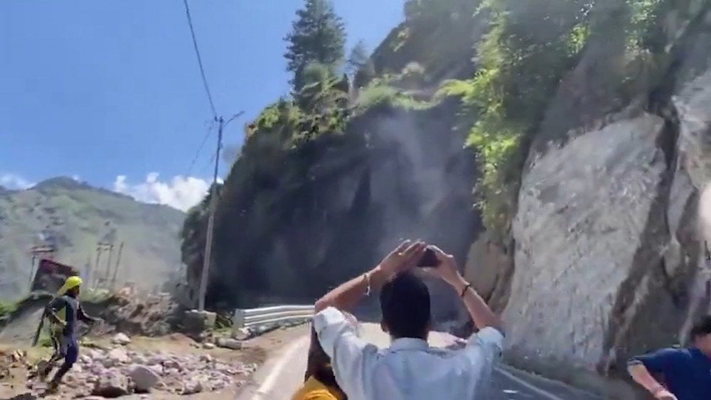 deslizamentos de terra na Índia, deslizamento de terra em Uttarakhand, inundações na Índia