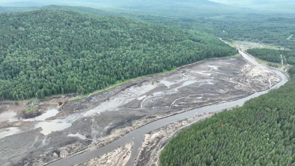 inondation dans la région de Tcheliabinsk, réservoir de Kialim, rupture d'un barrage dans la région de Tcheliabinsk