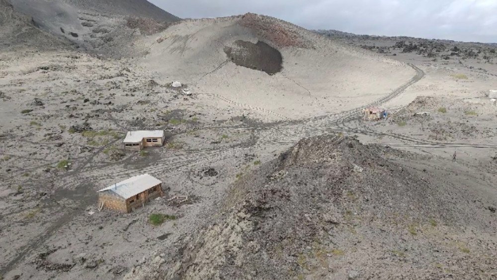 O vulcão Bezymyanny, vulcão em Kamchatka, erupção do vulcão Bezymyanny