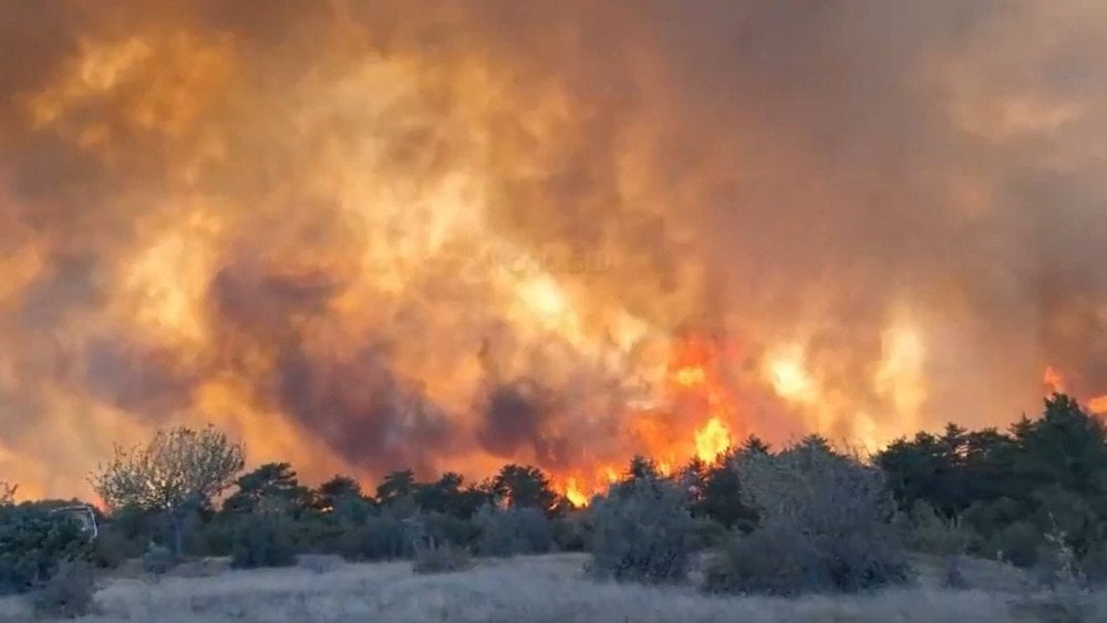 wildfires in Turkey, Turkey on fire, affected people by fires in Turkey, Izmir is burning