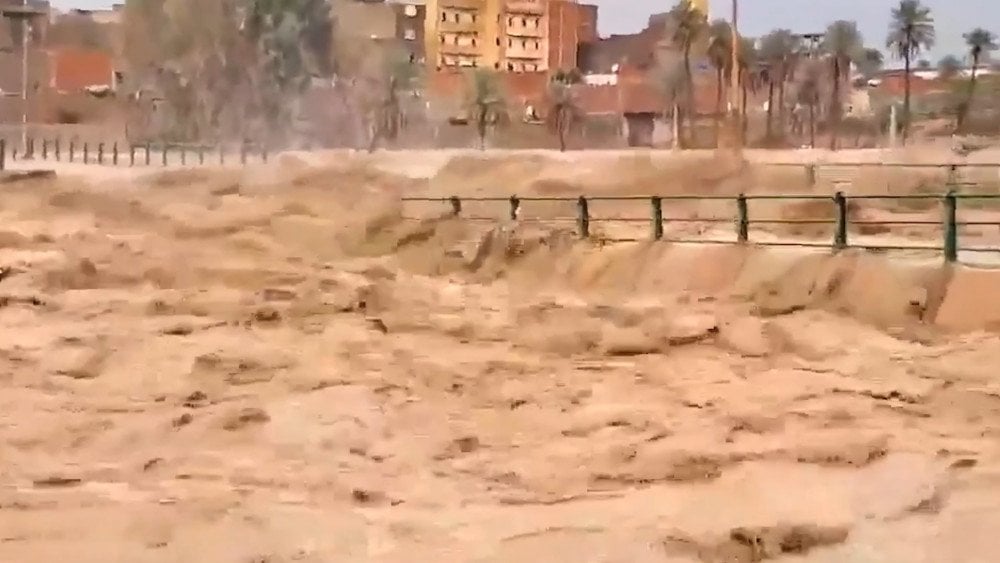 flood in Algeria, Algeria submerged, flood in the desert