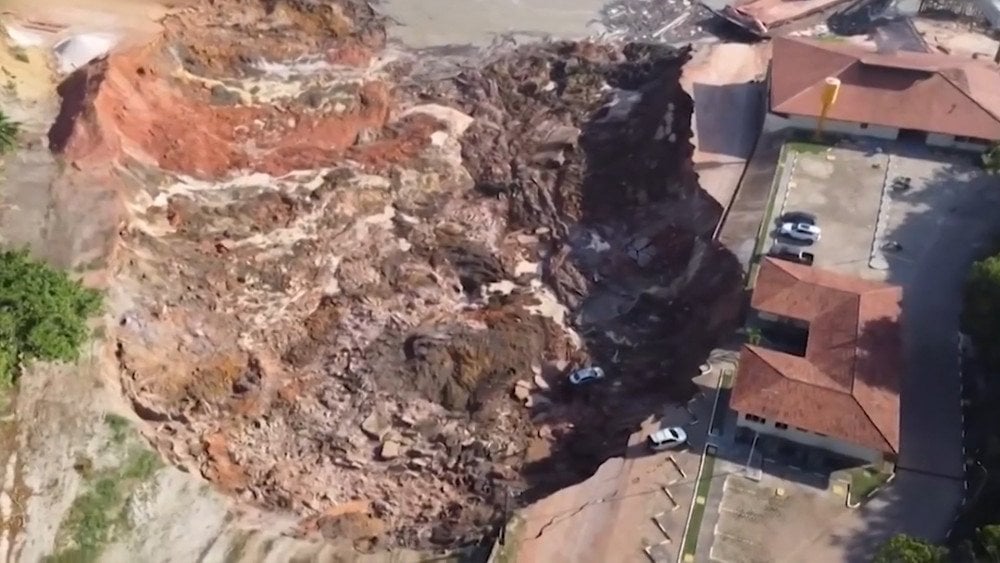 Deslizamiento de tierras en Brasil, derrumbe de bancos en Brasil, erosión costera Brasil, deslizamiento de tierras estado de Amazonas