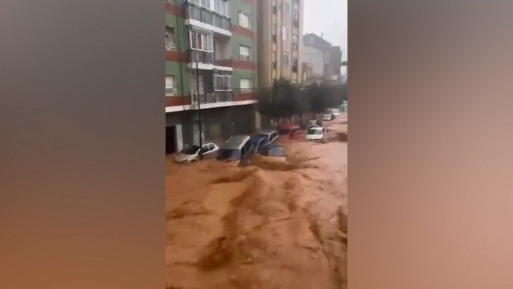 Graves inundações em Espanha, catástrofe em Espanha, caos em Valência