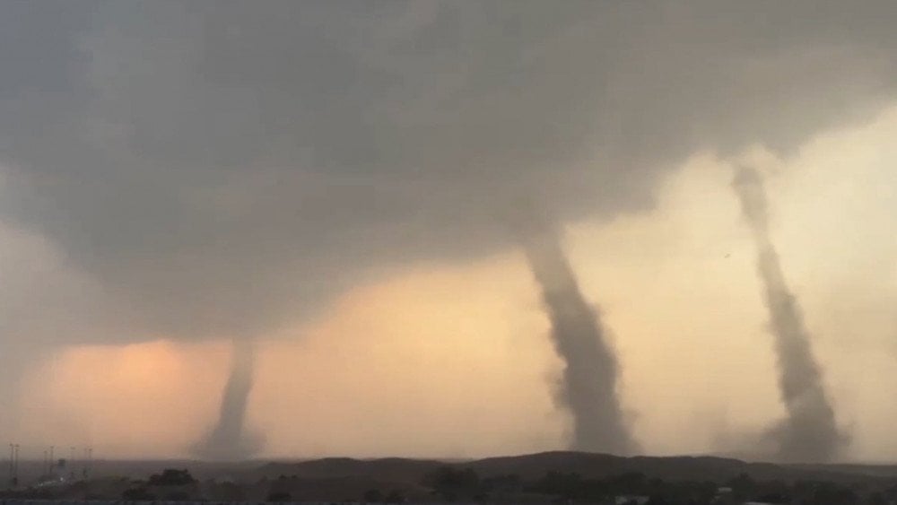 powerful tornado UAE, anomalous tornado UAE