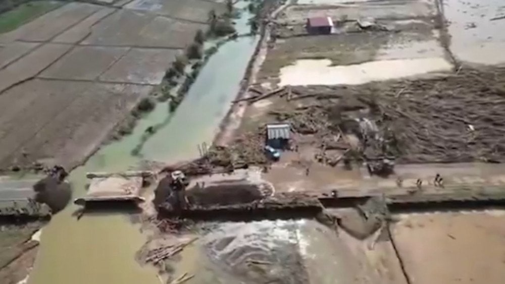 Tufão Ugashi Filipinas, ponte destruída Filipinas, inundações em Luzon