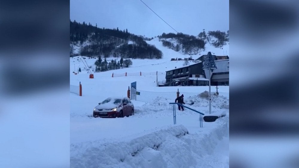 Tempestade Darragh em França, neve nos Pirenéus, queda de neve em França.