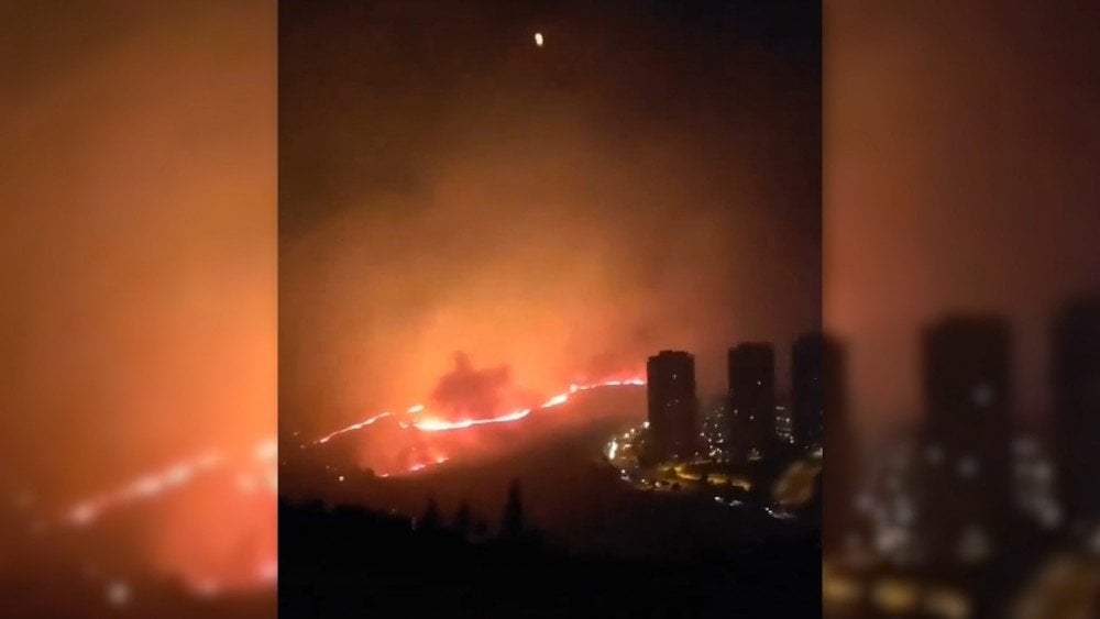 Un incendie majeur en Turquie, l'incendie de forêt s'est propagé à la ville d'Izmir, incendie de forêt en Turquie.