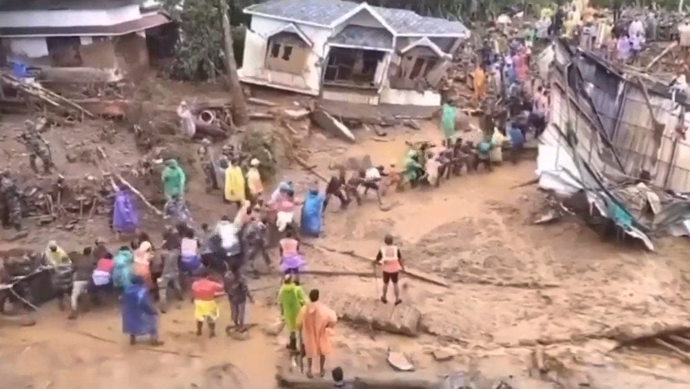 Kraftig regn i Indien, jordskred i Indien