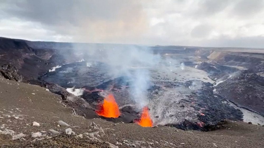 Volcanic eruption in Hawaii, Kilauea Volcano erupting