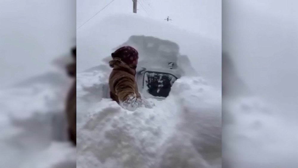 Chutes de neige en Iran, tempête de neige en Iran, fortes chutes de neige en Iran.