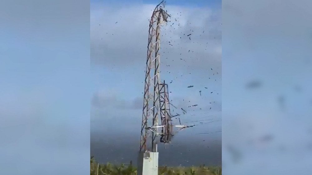 Strong wind in Spain, storm nuria in Spain, power line support collapsed due to wind in Spain