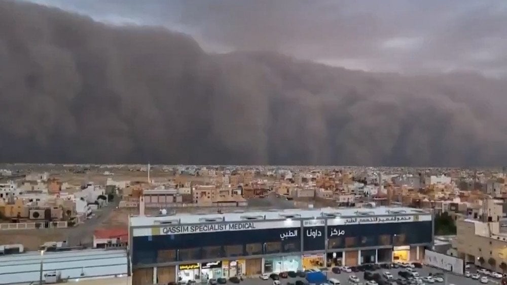 Prašinska oluja u Saudijskoj Arabiji, prašinski zid u Saudijskoj Arabiji, mikroeksplozija u Saudijskoj Arabiji