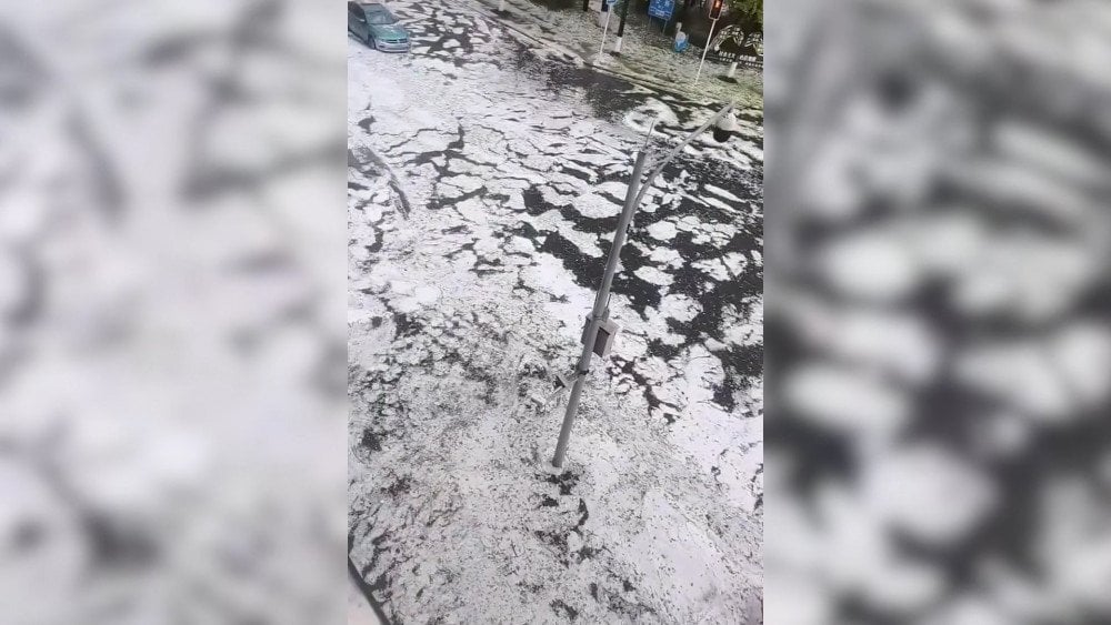 Oluja u Kini, grad u Kini, pljusak u Kini