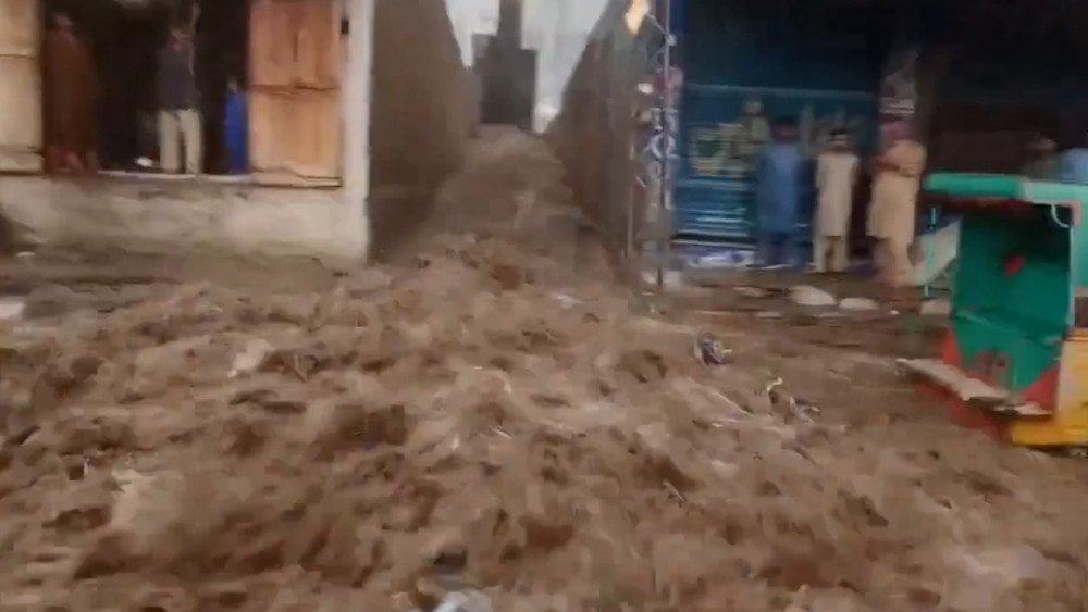 Severe storm in Pakistan, downpour in Pakistan, heavy rain in Pakistan