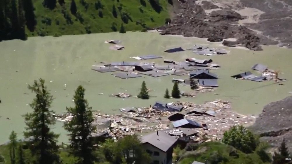 Glacier collapse in Switzerland, glacier collapse destroyed a village in Switzerland