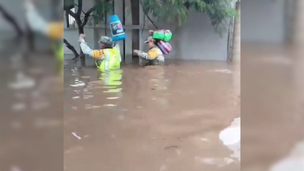 Flood in Mexico, hurricane Erick in Mexico, rain in Mexico