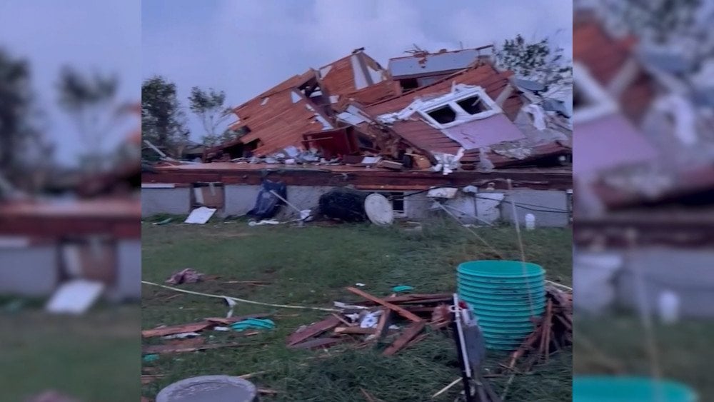 Tornado in the USA, tornado destroyed a house in the USA