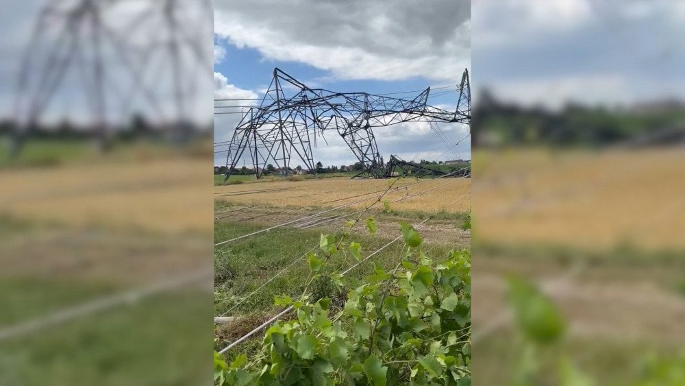 Storm in France, strong wind France, damaged power line support France