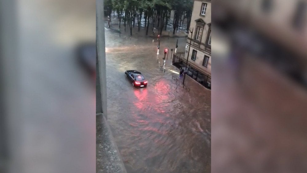 Storm in France, rain in Paris, downpour in Paris, heavy rain in France