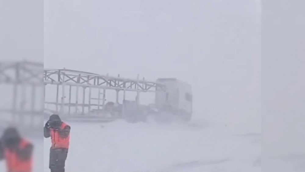 Snow in the Atacama Desert, snowfall in Chile, snowfall blocks roads in Chile