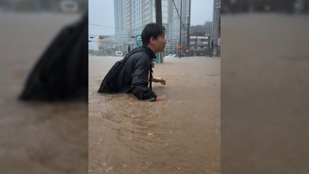 Flood in South Korea, heavy rain in South Korea, flooded streets in South Korea