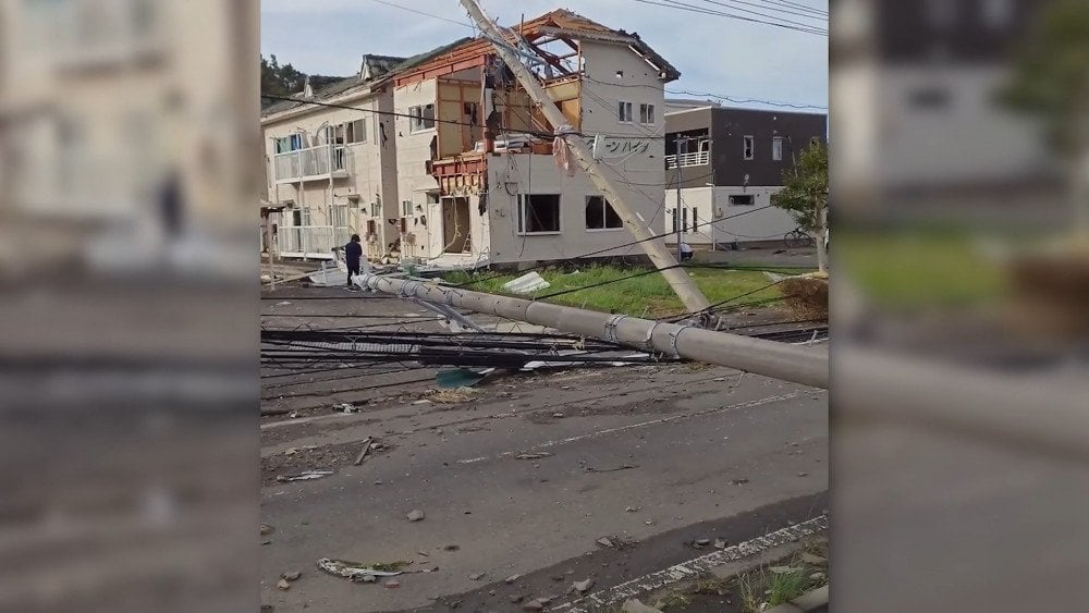 Tajfun Peipah u Japanu, tornado u Japanu, tornado uništio objekte u Japanu