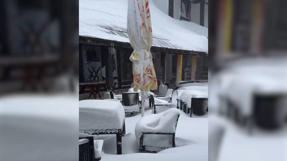 Аномальный снег в Сербии, снегопад в Сербии, Сербию засыпало снегом