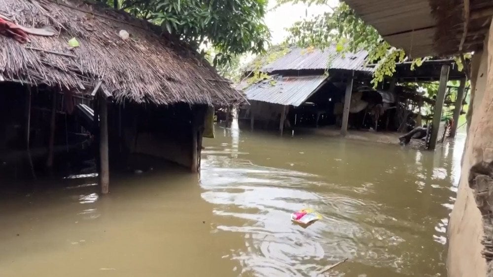 Наводнение в Непале, ливень в Непале, затопленные деревни в Непале, дожди в Непале