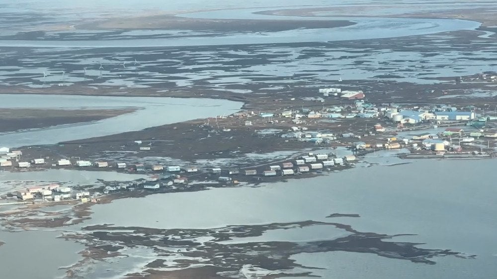 Vētra Aļaskā, vētra ASV, vētras uzplūdums Aļaskā, appludināti Aļaskas ciemi