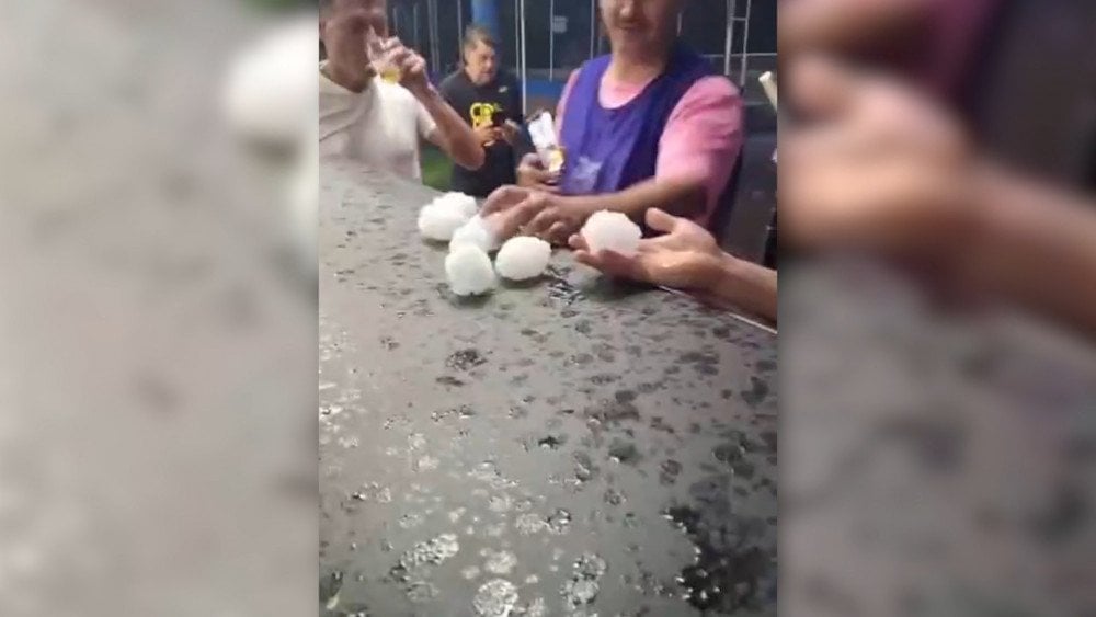 Hail in Brazil, storm in Brazil, hail damaged homes in Brazil
