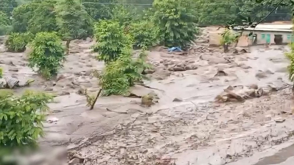 Landslide in Kenya, downpour in Kenya, landslide destroyed homes in Kenya
