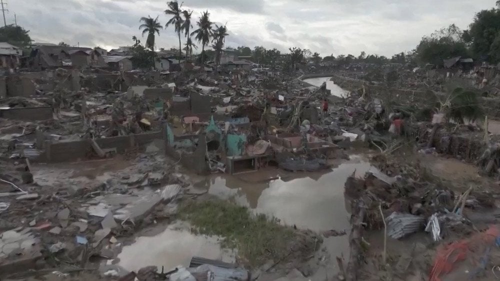 Typhoon Kalmaegi in the Philippines, downpour in the Philippines, flooding in the Philippines, destruction after the typhoon in the Philippines