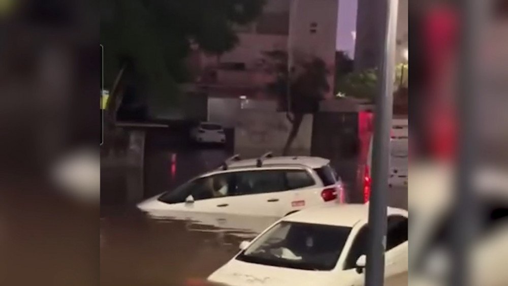 Ливень в Израиле, затопленные улицы в Израиле, наводнение в Израиле