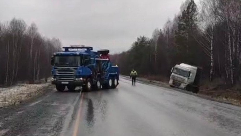 Ледяной дождь в России, гололёд в Челябинской области, аварии из-за гололёда в Челябинске, опасный гололёд Россия