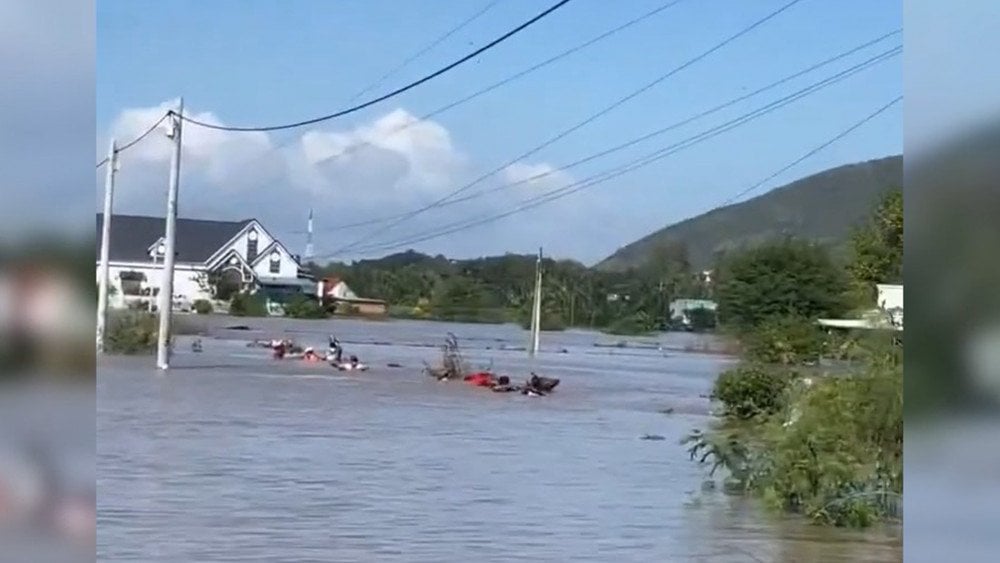 Potvyniai Vietname, smarkios liūtys Vietname, liūtys Vietname, užlieti namai Vietname