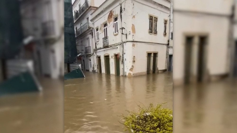 Storm Leonardo in Portugal, storm flooded Portugal, flood in Portugal