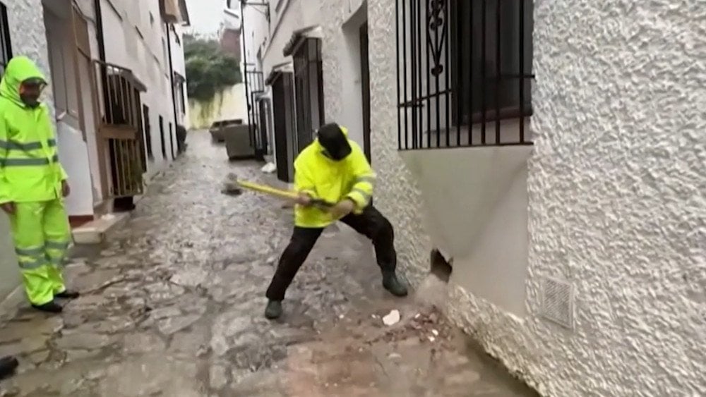 Storm Leonardo in Spain, evacuation in Spain, flood in Spain