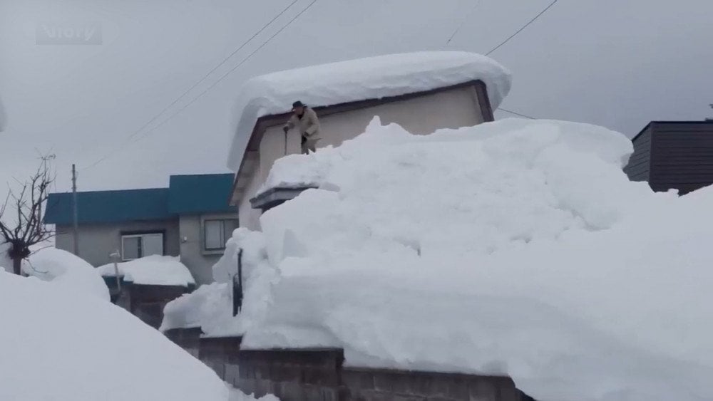 Heavy snowfalls in Japan, heavy snowfalls in Japan claimed dozens of lives