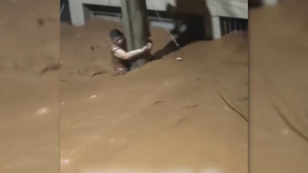 Масштабное наводнение в штате Минас-Жерайс, Бразилия, число погибших в результате наводнения в Бразилии